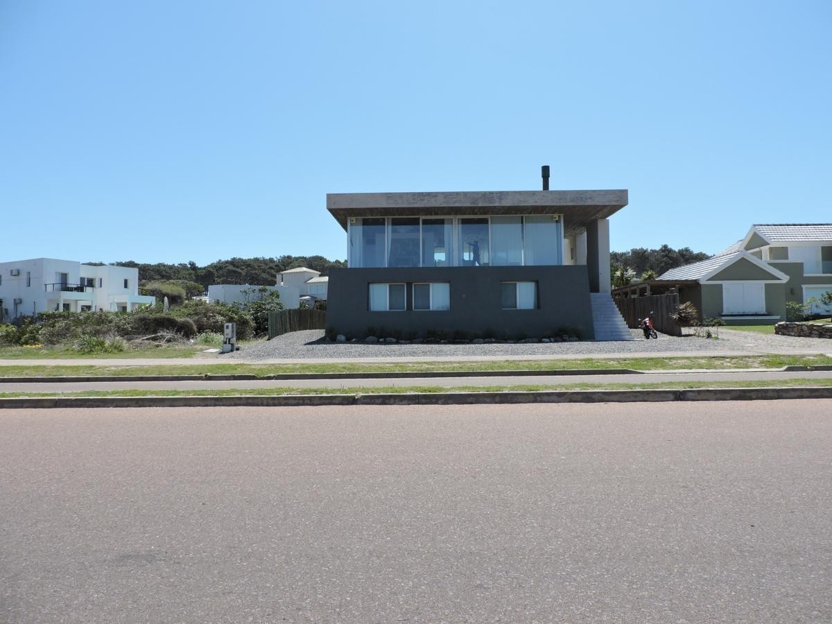 Casa en alquiler con vistas al mar 